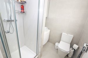 Ensuite- click for photo gallery